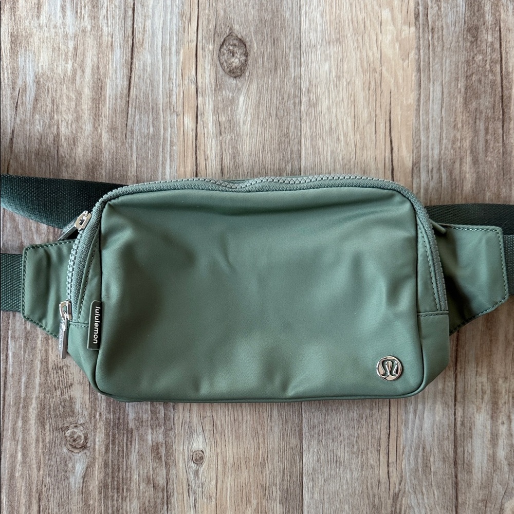 Brand new w/out tags Lululemon belt bag
